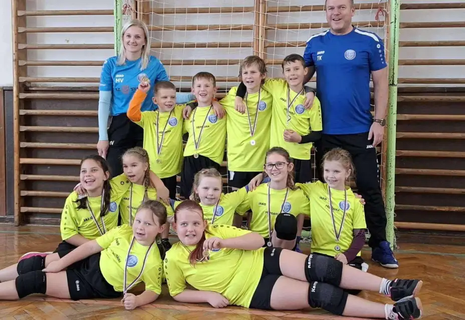 PŘÍPRAVKA A STARŠÍ ŽAČKY V MOSTĚ 17.1.2026